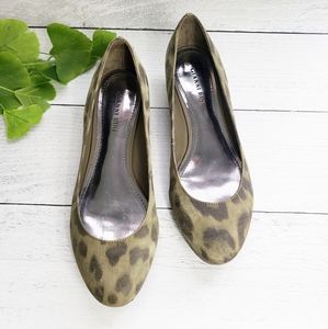 Gianni Bini camo green animal print wedges leopard